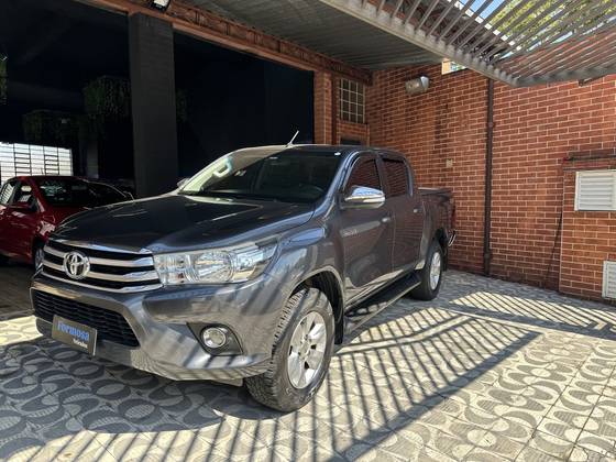 TOYOTA HILUX 2.8 SRV 4X4 CD 16V DIESEL 4P AUTOMÁTICO TOYOTA HILUX 2.8 SRV 4X4 CD 16V DIESEL 4P AUTOMÁTICO